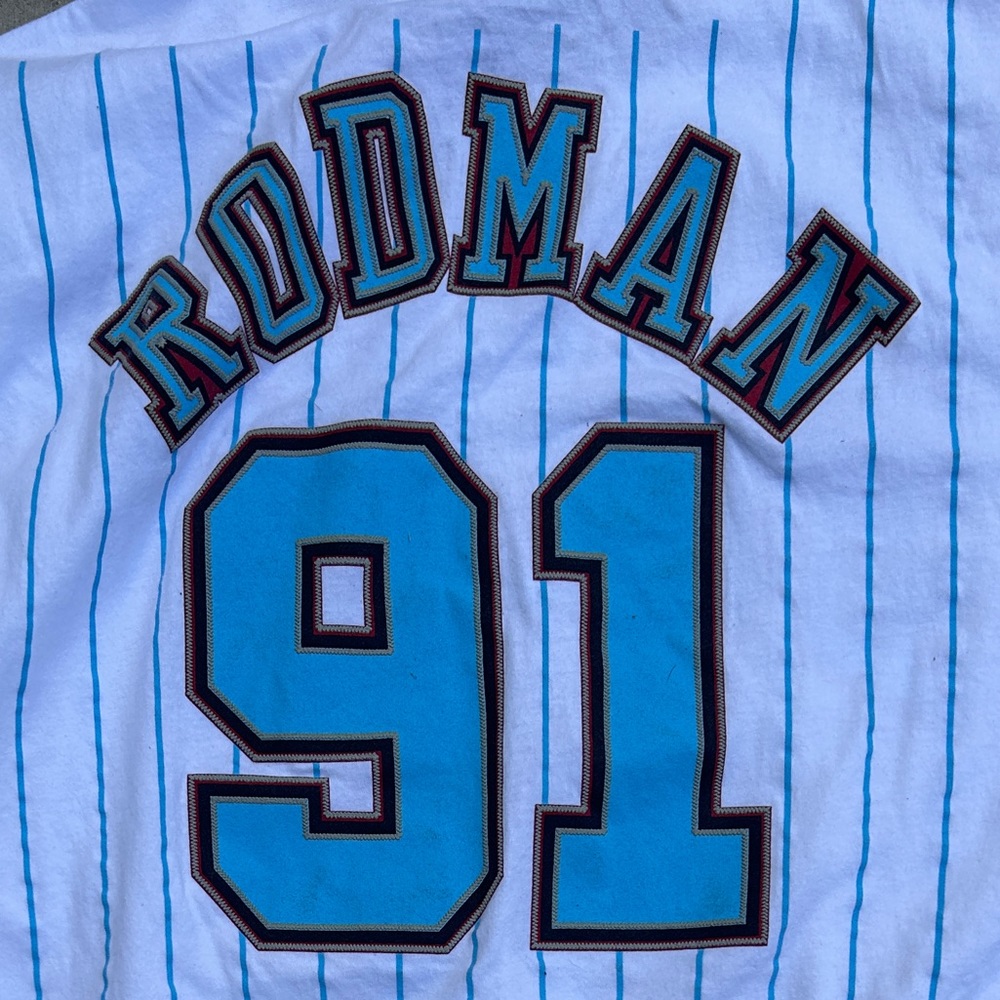 Mitchell & Ness Chicago Bulls Dennis Rodman Tshirt Small - Picture 4 of 5